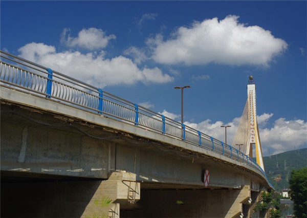 天门304不锈钢桥梁护栏：安全、耐用与美观的完美结合